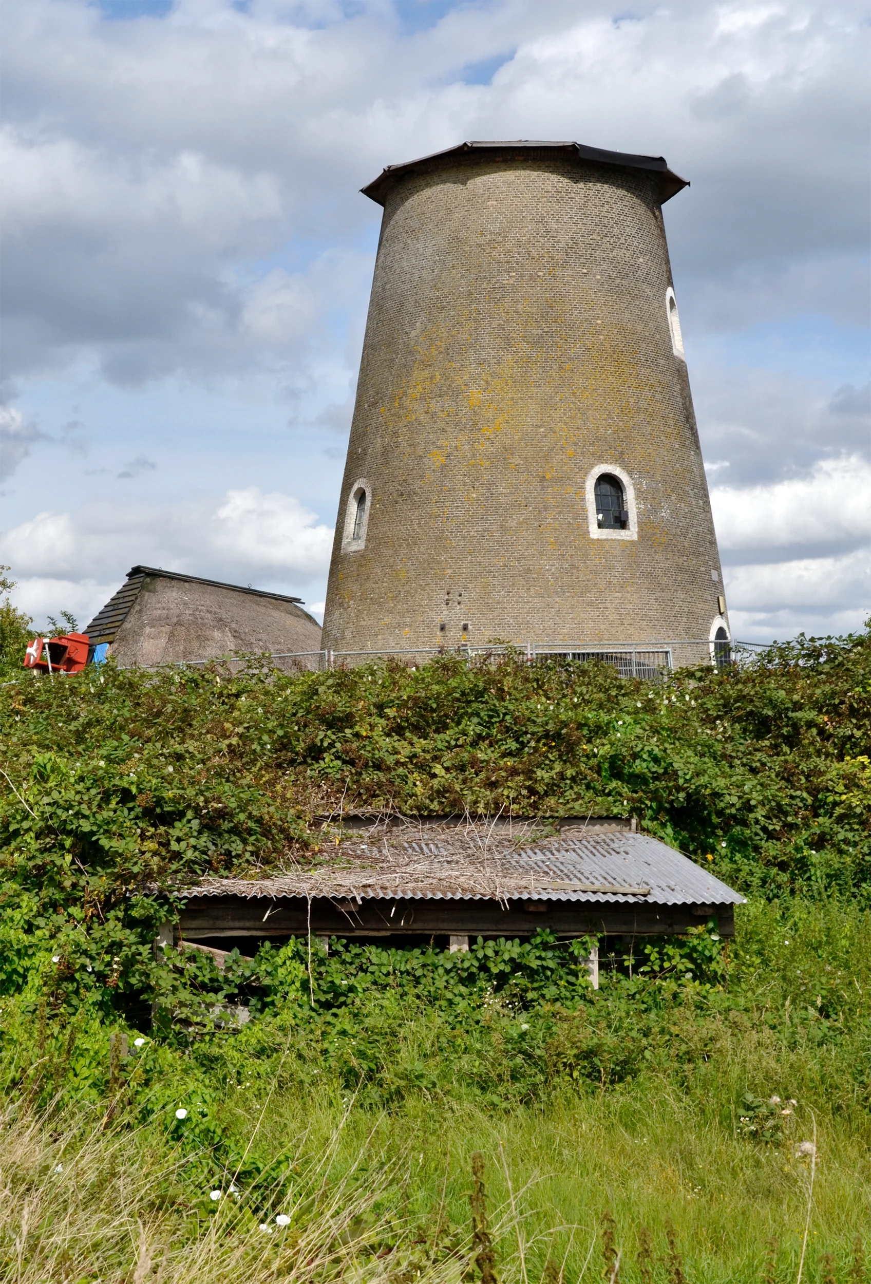 Rob Pols (27-08-2025)De molen ondergaat momenteel een grote restauratie. | Database Nederlandse molens media-bestand