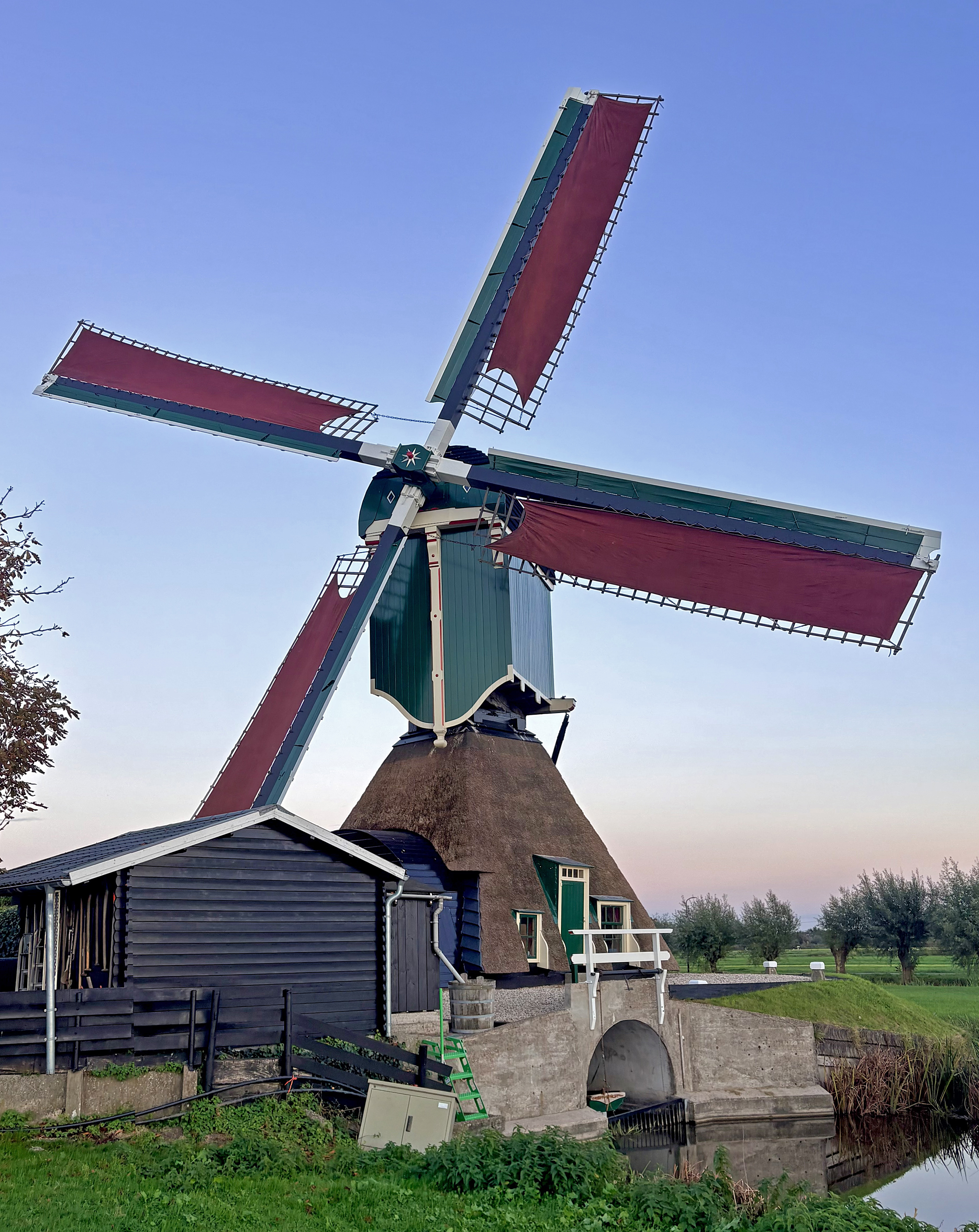 Bjorn Jannink (08-10-2026)De molen weer in zeil na het grote onderhoud. | Database Nederlandse molens