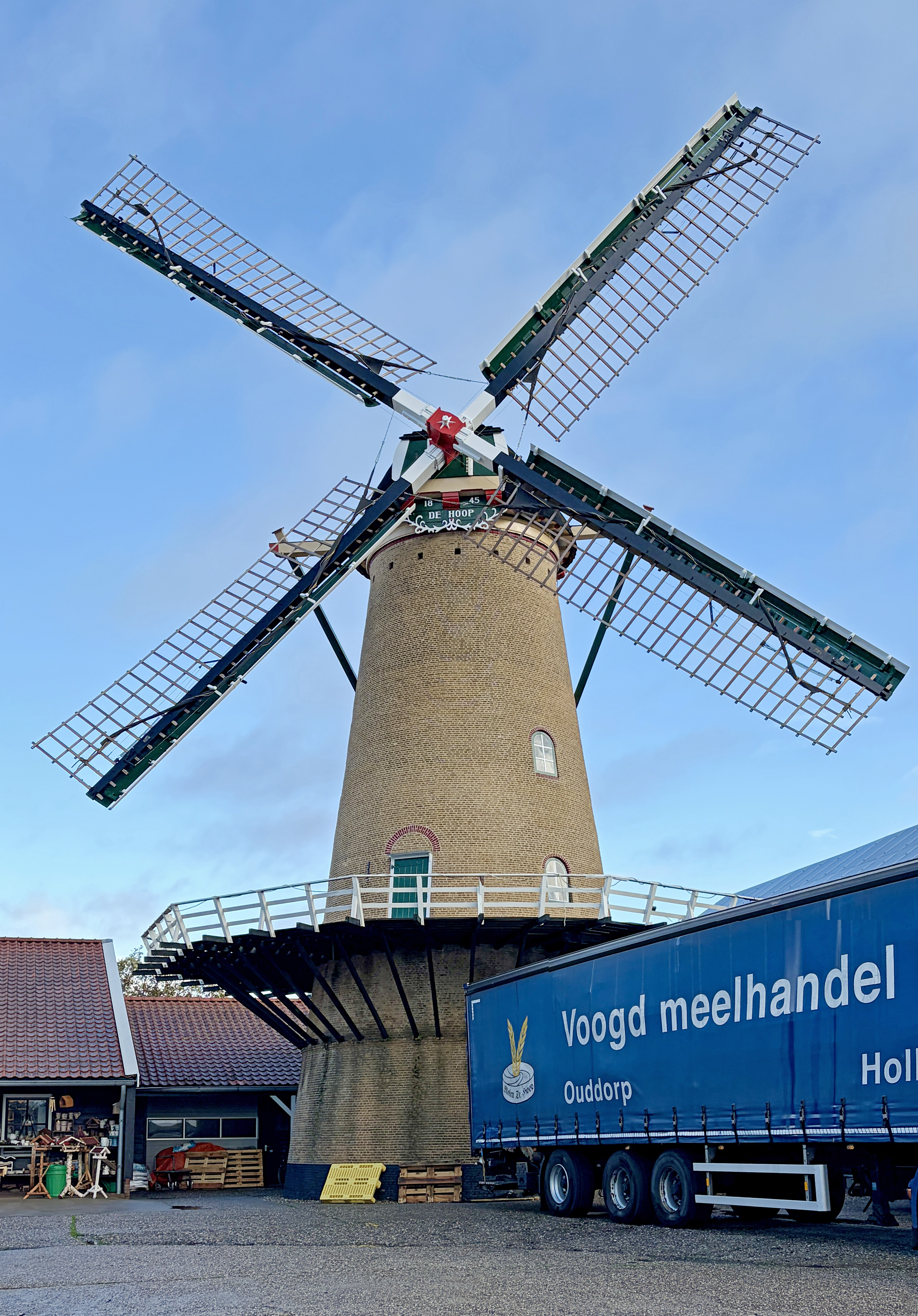 Frank Moerland (22-10-2026)De molen draait alweer een tijdje. | Database Nederlandse molens
