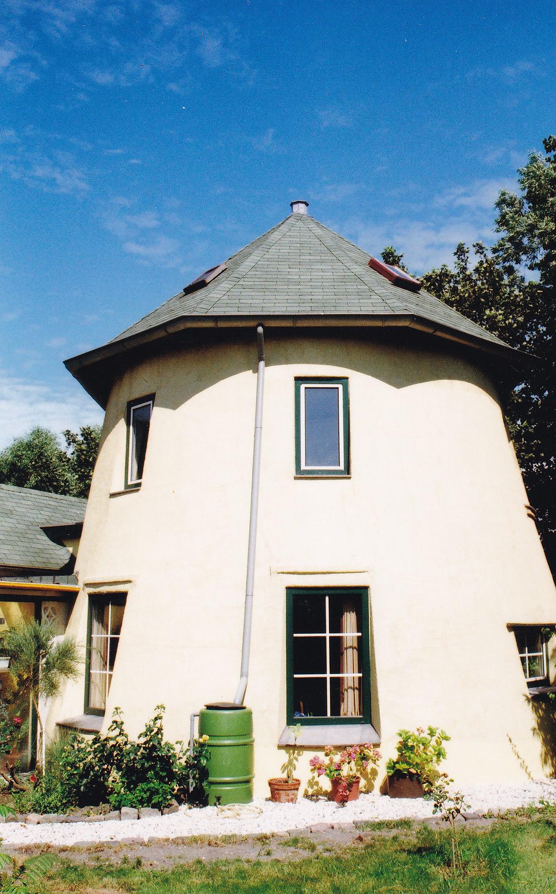 Molen 06498 p Uythofspolder, Uythofsmolen /Uithofsmolen (3e) (Den Haag), Foto Henk van Steenbergen(†) , opnae 24 april 2006 | Database Nederlandse molens media-bestand