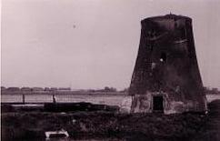 4, Molen 00985 Bosch- en Gasthuispolder, Boschhuizermolen (Leiden), Foto J. de Groot, opname 1979 | Database Nederlandse molens media-bestand