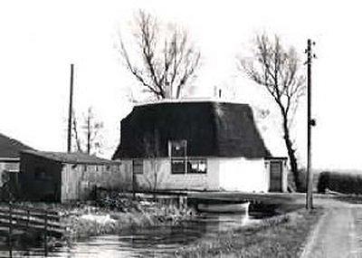 3, Molen 00954 Benthuizer Noord- en Zuidpolder, middelmolen / Nr. 3 (Benthuizen), Foto P. Grund, opname 1982, collectie DVM | Database Nederlandse molens media-bestand
