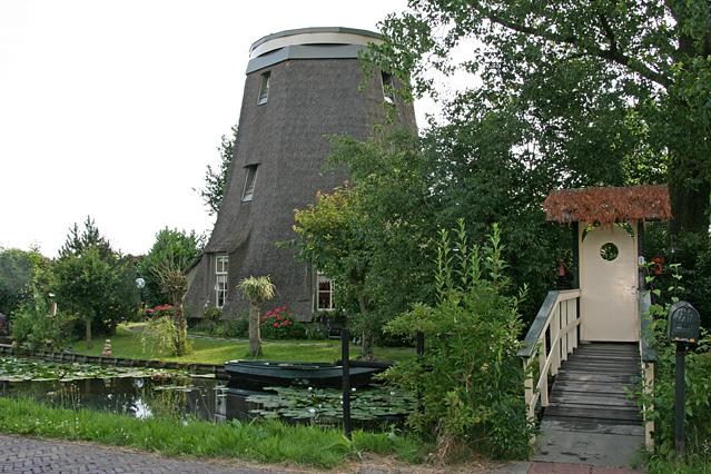 3, Molen 01158 Westbroekpolder, Zuidbuurtse molen (Zoeterwoude), Foto T. Koorevaar, 5 juli 2009 | Database Nederlandse molens media-bestand