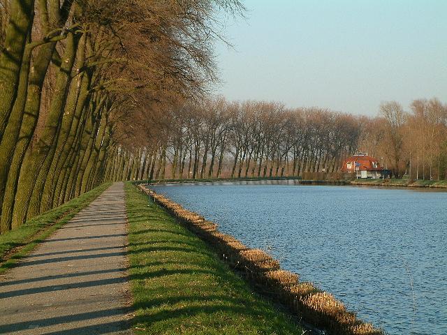 7, Molen 01471 b Polder Bolgerijen, De Achtkante Molen / De Nieuwe Molen / De Grote Molen (Vianen), Foto S. Boumans, 27 mei 2005 | Database Nederlandse molens media-bestand