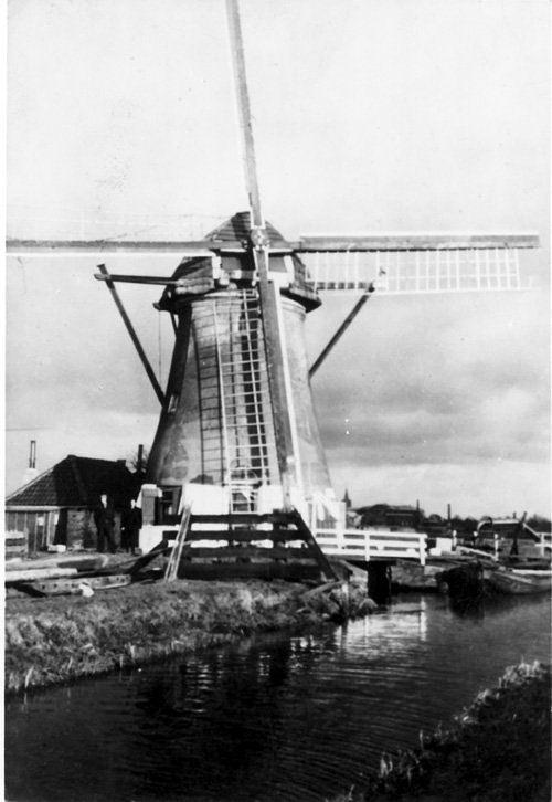 7, Molen 00985 Bosch- en Gasthuispolder, Boschhuizermolen (Leiden), Ansichtkaart, serie 8, nr 5. foto A.Bicker, collectie E. Stoop | Database Nederlandse molens media-bestand