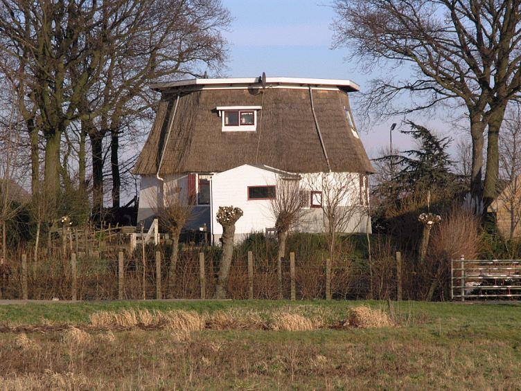 4, Molen 00928 Eendragtspolder, Nr. 2, Zuidelijke bovenste middelmolen (Zevenhuizen), Foto W. Jans, 15 januari 2005 | Database Nederlandse molens media-bestand