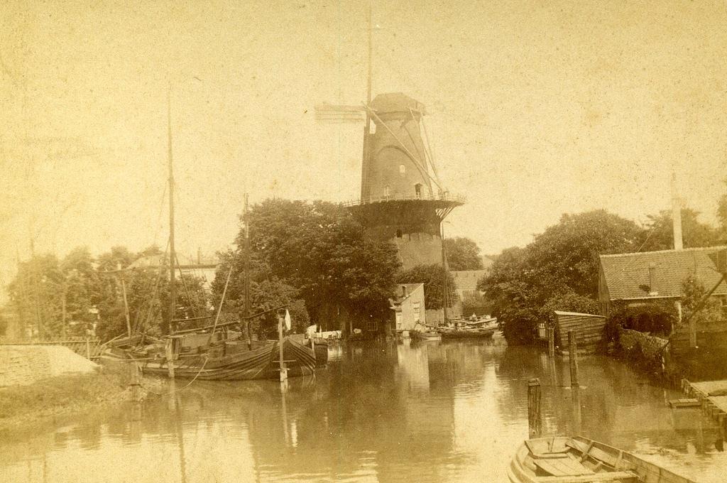 2, Molen 03940 q De Maagd / De Dordtsche Maagd (Dordrecht), Foto Andries Jager 1870, collectie S. Boone | Database Nederlandse molens media-bestand