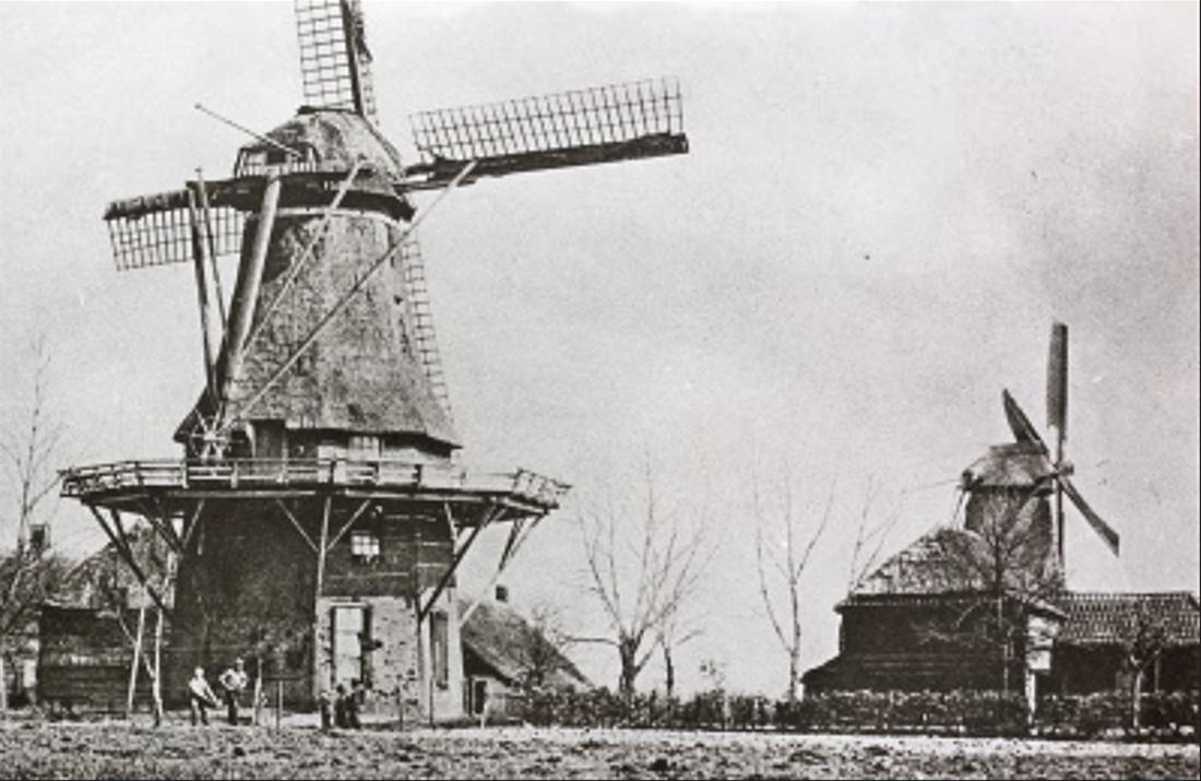 1, Molen 02752 f Meule van Eleveld (Ruinen), links Kupers Molen, rechts staat de meule van Eleveld | Database Nederlandse molens media-bestand