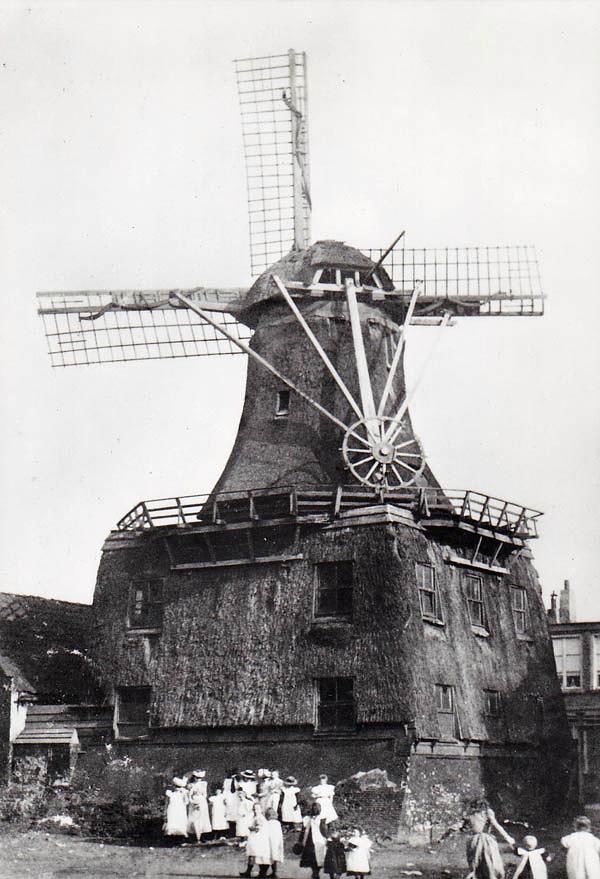 Molen 06490 z De Goede Verwachting (Amsterdam), Ansichtkaart serie 16 nr. 4, coll. DVM | Database Nederlandse molens media-bestand