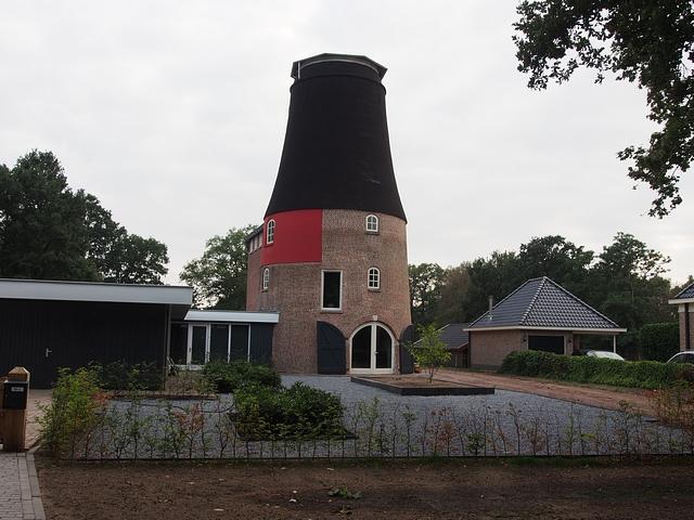 6, Molen 02666 Vreest Niet / De Hoop (Elsen), Foto van S. Boumans, opname 15-08-2018 | Database Nederlandse molens media-bestand