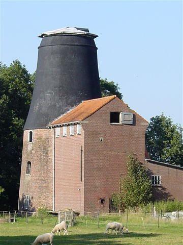 4, Molen 02666 Vreest Niet / De Hoop (Elsen), Foto van H. Noot, opname 17-08-2005 | Database Nederlandse molens media-bestand