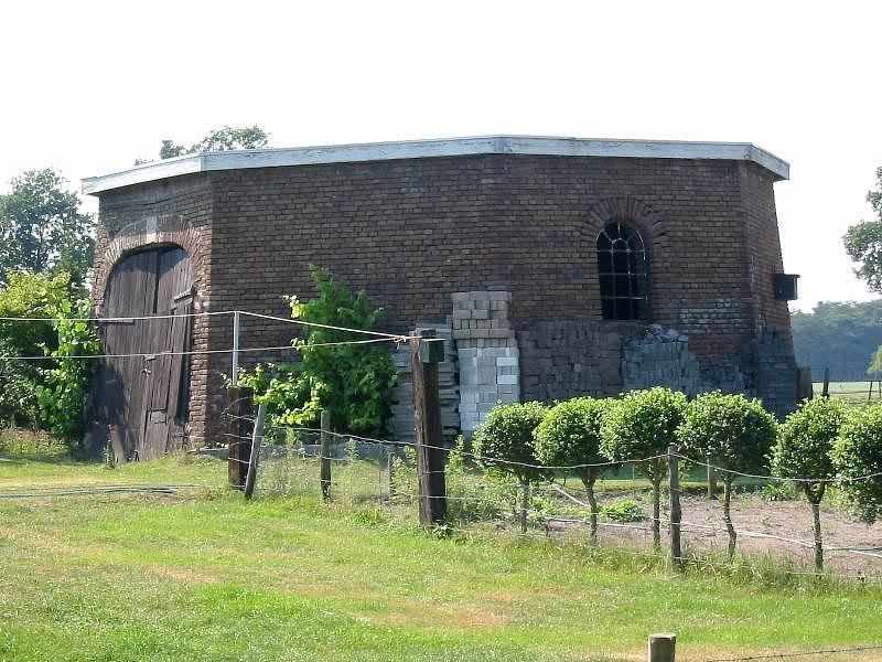 2, Molen 01015 Molen van Gerritsen (Okkenbroek), Foto van W. Jans, opname 08-08-2004 | Database Nederlandse molens media-bestand