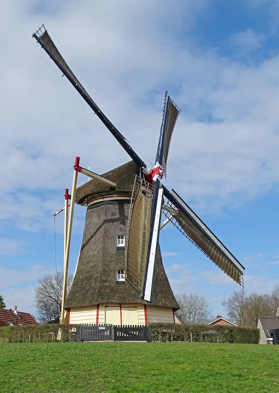 Molen 00095 De Hoop (Lunteren), Martin E. van Doornik (09-03-2024)  | Database Nederlandse molens media-bestand