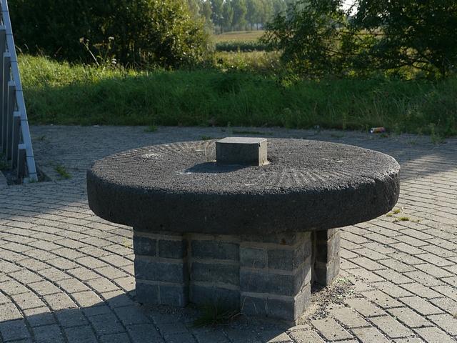 2, Molen 00857 Huissense Windmolen (Huissen), Foto S. Boumans, 27-08-2007 | Database Nederlandse molens media-bestand