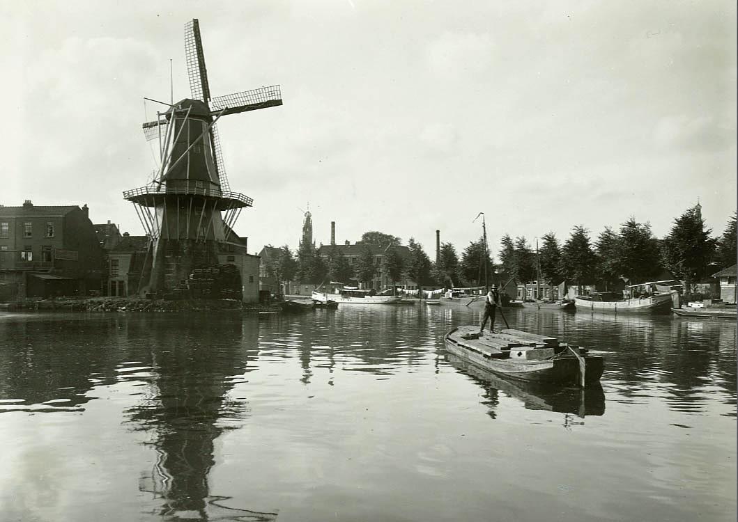 2, Molen 00808 De Adriaan (Haarlem), Foto ca 1930, collectie Dick-Jan Thuis | Database Nederlandse molens media-bestand