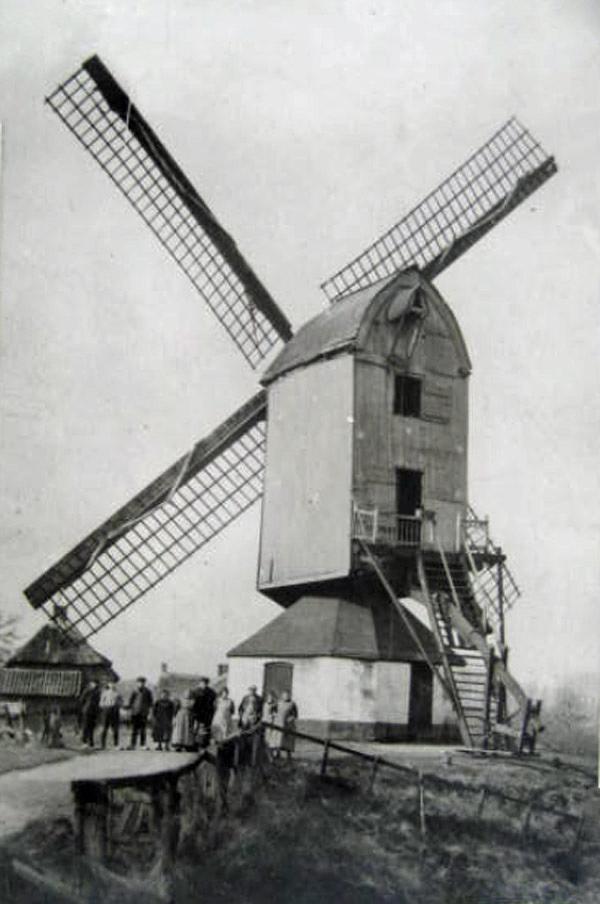 1, Molen 00383 vm. molen van Kasteel Ammersoyen (Ammerzoden), coll. DVM | Database Nederlandse molens media-bestand