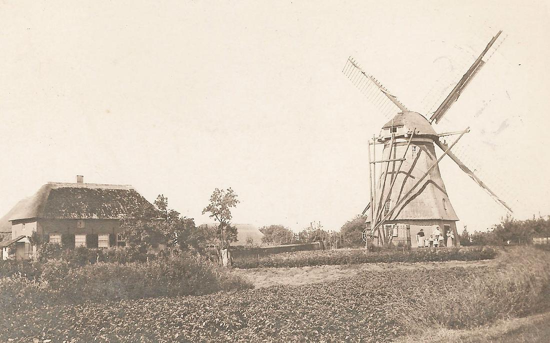 2, Molen 02475 Korenmolen van Ambrosius (Heerewaarden), Ansichtkaart, coll. F. Weemaes | Database Nederlandse molens media-bestand