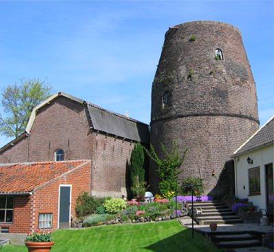 4, Molen 01210 De Haas (Asperen), Foto Hans Sonneveld, 6 april 2006 | Database Nederlandse molens media-bestand