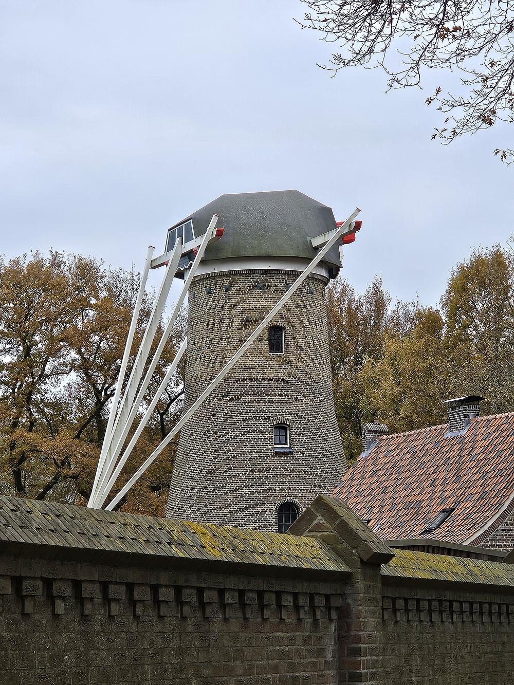 8, Molen 01570 Elderse Molen / De Ellenaar (Mierlo), Foto van Lucas Vandael, opname 16 nov.2024 | Database Nederlandse molens media-bestand