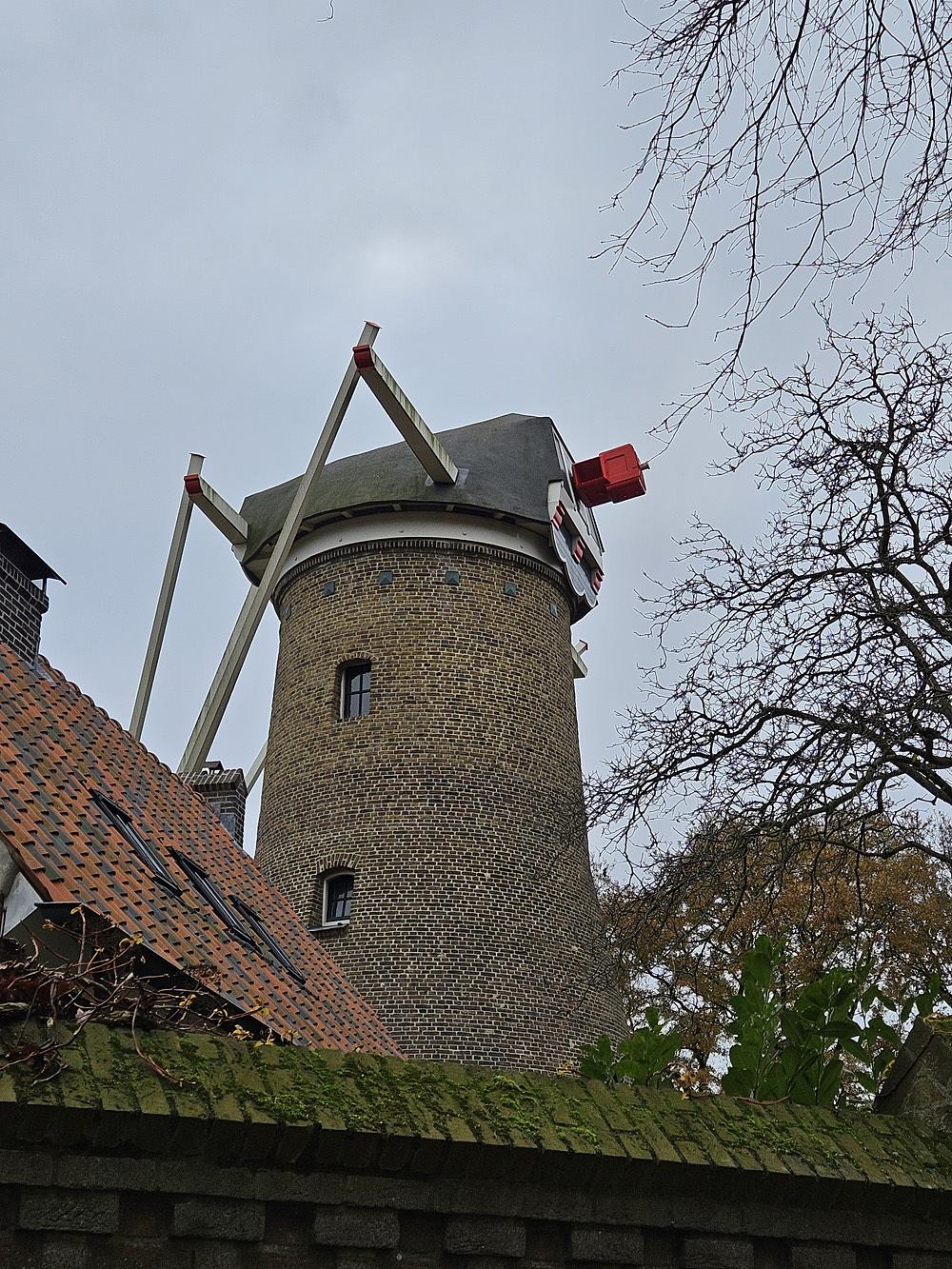 9, Molen 01570 Elderse Molen / De Ellenaar (Mierlo), Foto van Lucas Vandael, opname 16 nov.2024 | Database Nederlandse molens media-bestand