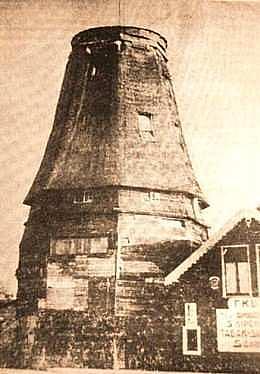 3, Molen 03940 l De Pelikaan (Dordrecht), krantenfoto 1950, collectie DVM | Database Nederlandse molens media-bestand