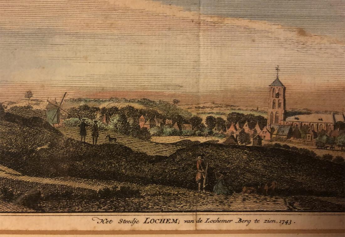 2, Molen 00890 d (standerdmolen) (Lochem), Gravure door Hendrik Spilman naar Jan de Beijer 1743,
Lochem met de Lochemerberg met links de standerdmolen, collectie van Raoul Hennekam | Database Nederlandse molens media-bestand