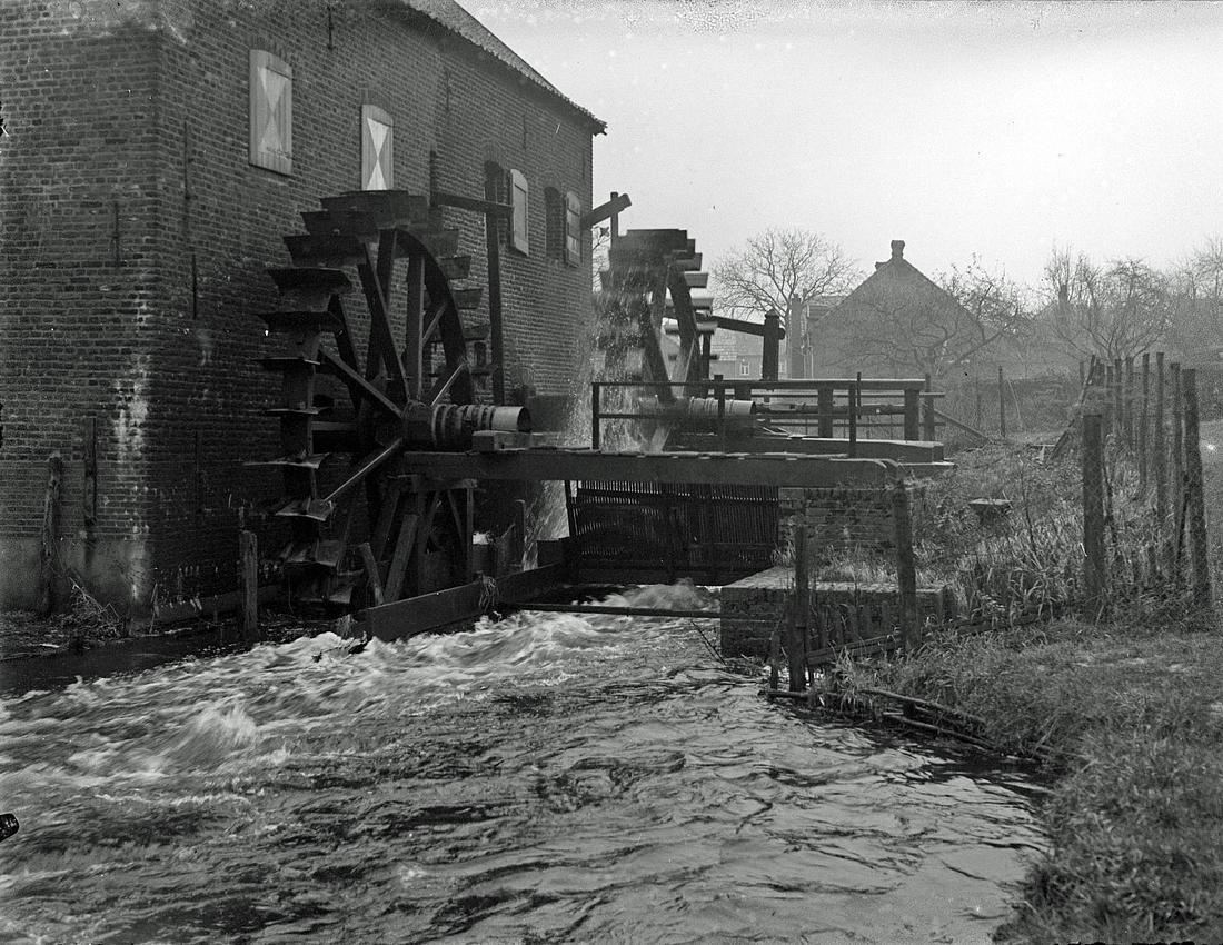 Molen 00206 Molen op de Swalm / St. Lambertus (Swalmen), Foto coll. RCE  Rijksdienst voor het Cultureel Erfgoed  , Documentnummer SP-0050, Vervaardigingsdatum 20-11-1930 | Database Nederlandse molens media-bestand