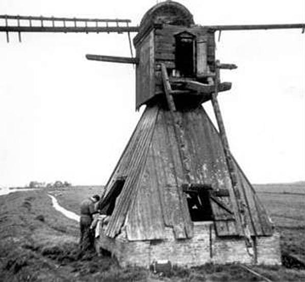 3, Molen 02890 Follegaster polder / Polder 37 (Follega/ Follegea), Foto van vlak vóór de afbraak (coll. A. Nibbelink) | Database Nederlandse molens media-bestand