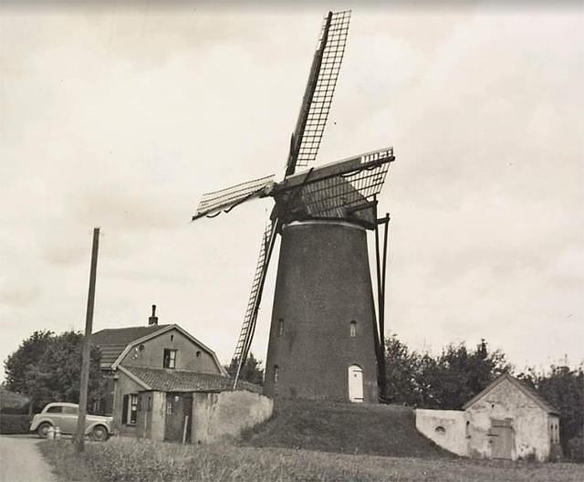 2, Molen 00863 Molen Baas (Zevenaar), Ansichtkaart, coll. A. Nibbelink | Database Nederlandse molens media-bestand