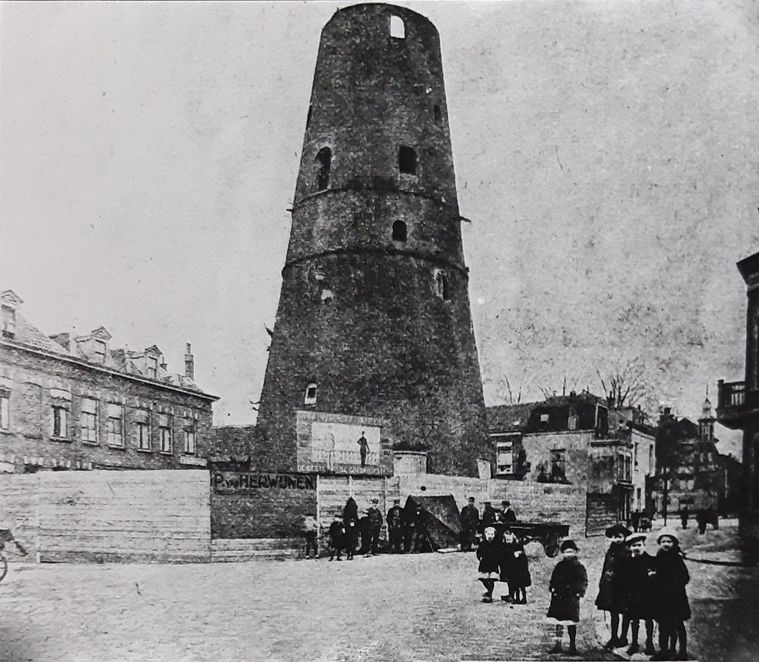 4, Molen 03940 q De Maagd / De Dordtsche Maagd (Dordrecht), Fotograaf onbekend | Database Nederlandse molens media-bestand