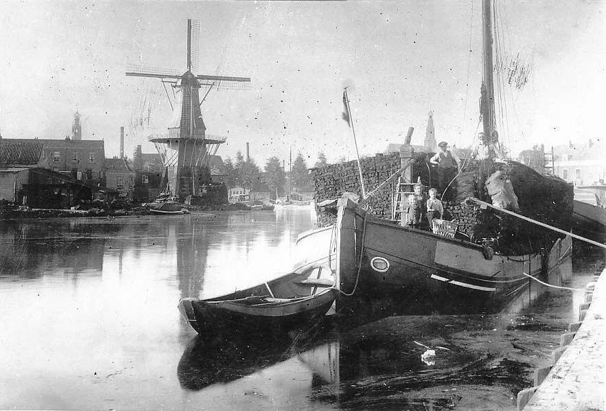 3, Molen 00808 De Adriaan (Haarlem), Foto coll. onbekend | Database Nederlandse molens media-bestand
