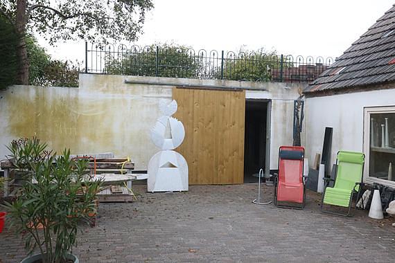 2, Molen 00275 Jonge Hermanus (Groesbeek), Foto Ronald Bakker, opname 8 oktober 2018de ingang van de beltmolen | Database Nederlandse molens media-bestand