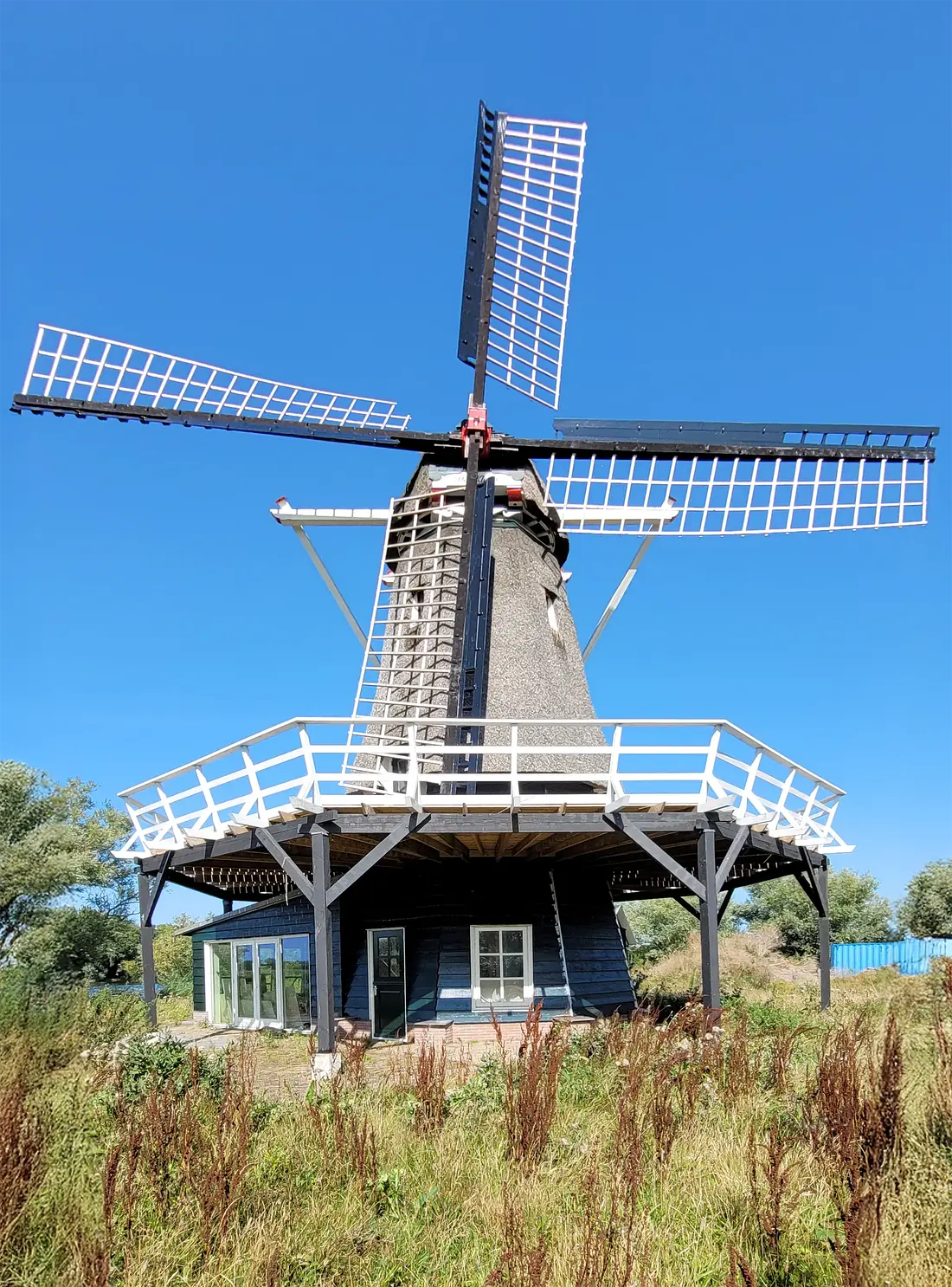Molen 12837 De Klaas (Schagen), Lasse Geerling (11-08-2025) Halverwege augustus 2025, ligt het project stil? | Database Nederlandse molens media-bestand