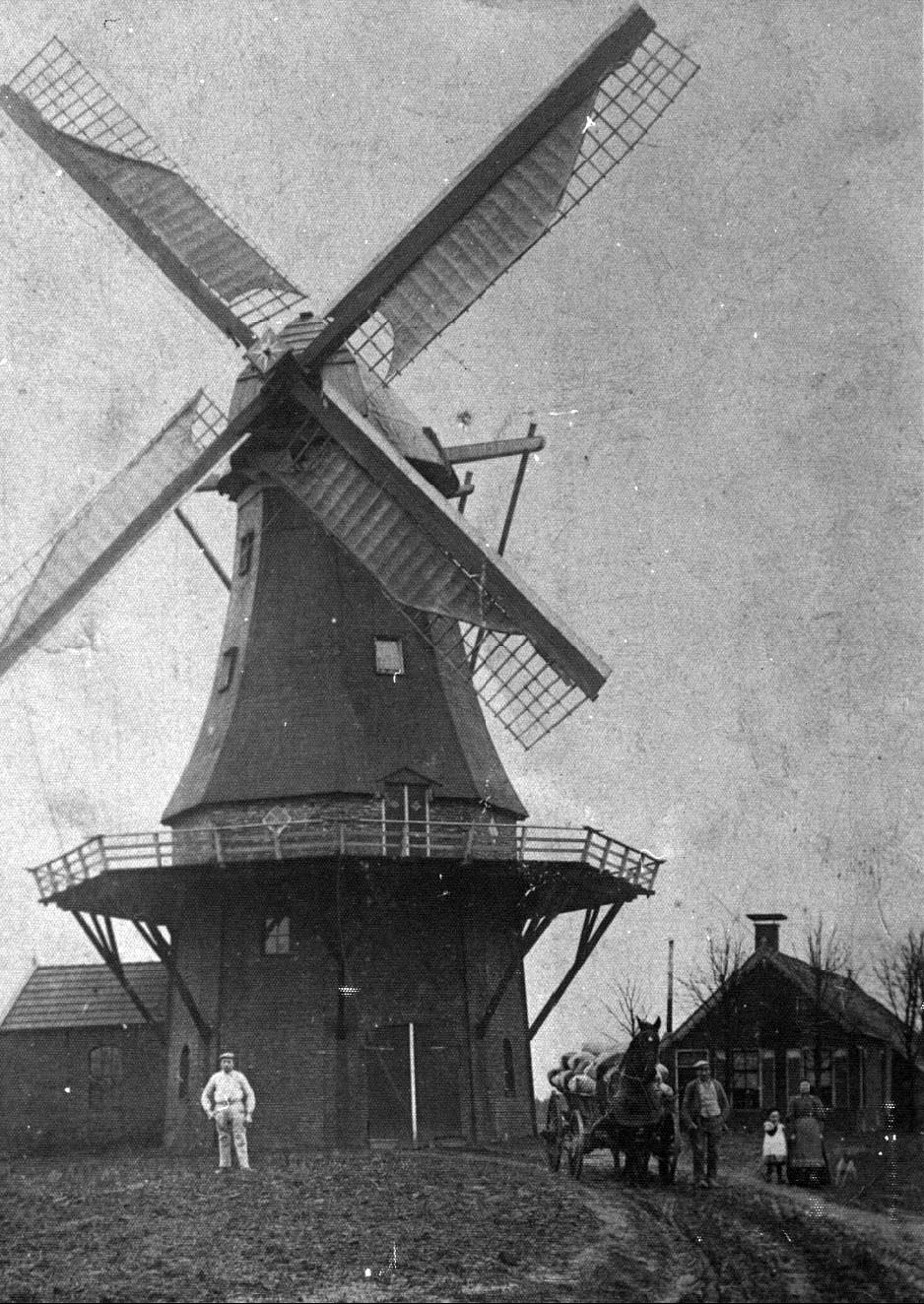 Molen 04543 z Molen van Bron Mulder (Eelde), Foto ca 1915, collectie Drents Archief, | Database Nederlandse molens media-bestand