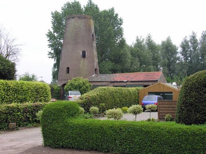 Molen 02582 Anna (Berghem), Foto S. Boumans, 28-07-2005 | Database Nederlandse molens media-bestand