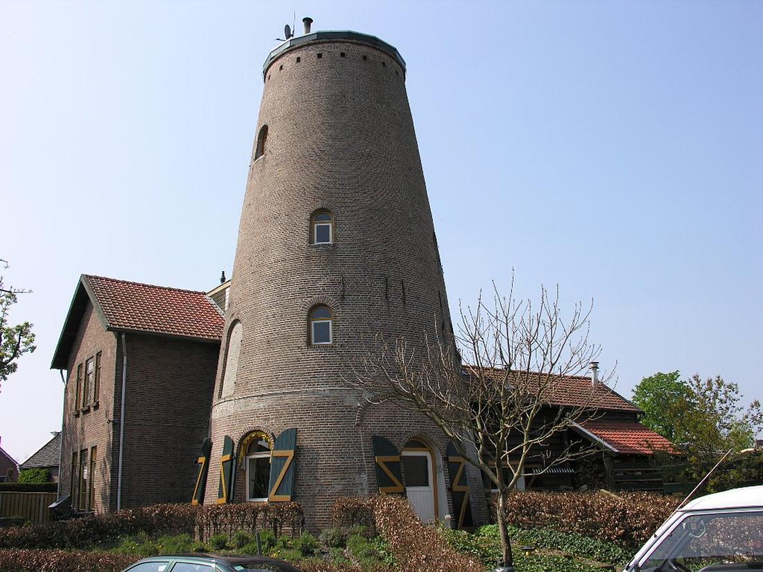 Molen 02007 Ronde Molen (Gilze), Foto S. Boumans, opname 06-06-2004 | Database Nederlandse molens media-bestand