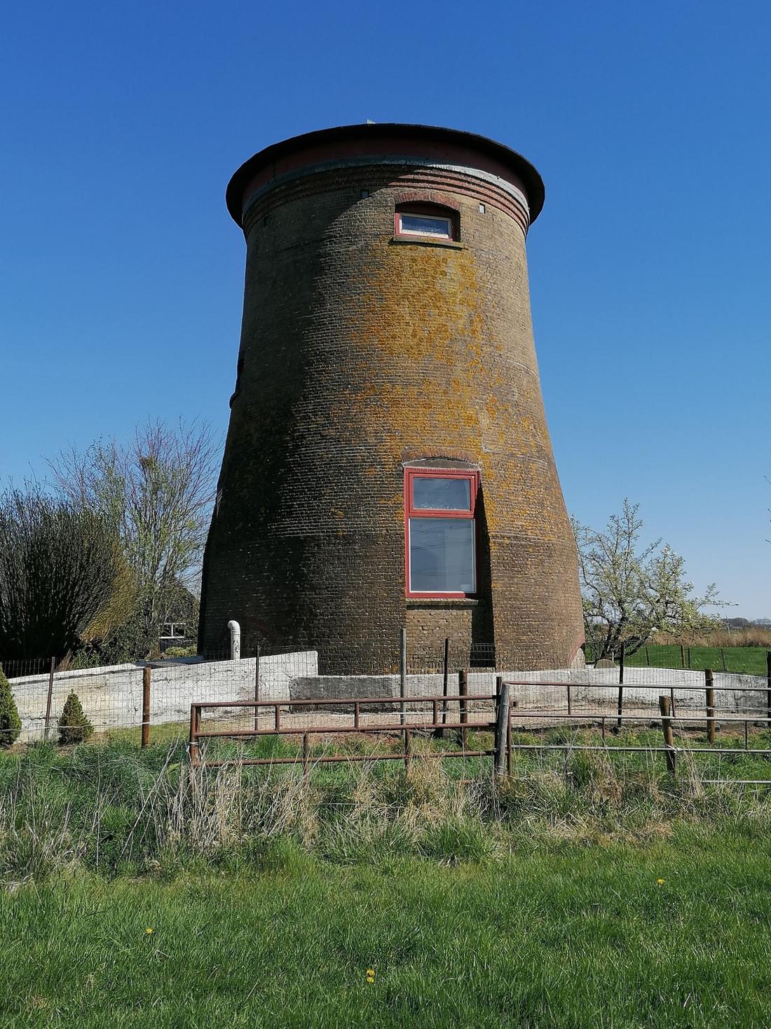 Molen 02590 Emiliapolder, Molen de Moer (Hooge Zwaluwe), Foto van Marcel Stroo, opname 06-04-2025 | Database Nederlandse molens media-bestand