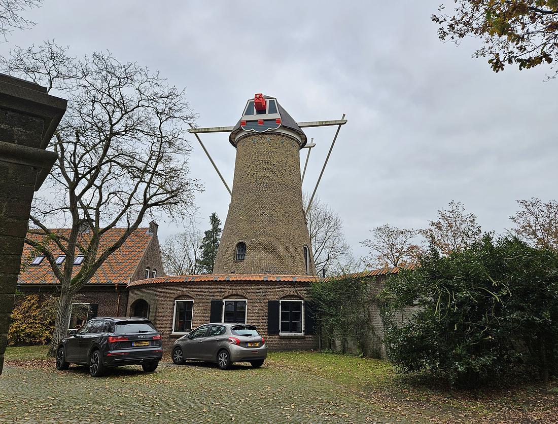 Molen 01570 Elderse Molen / De Ellenaar (Mierlo), Foto van Lucas Vandael, opname 16 nov.2024 | Database Nederlandse molens media-bestand