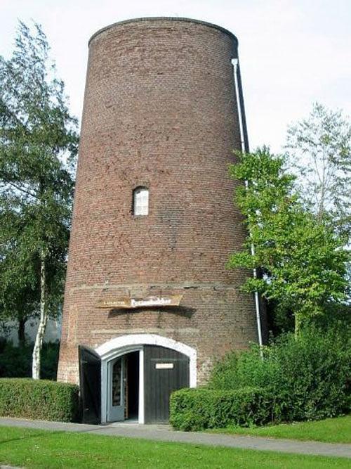 Molen 00863 Molen Baas (Zevenaar), foto W.Jans, opname 9 september 2004 | Database Nederlandse molens media-bestand