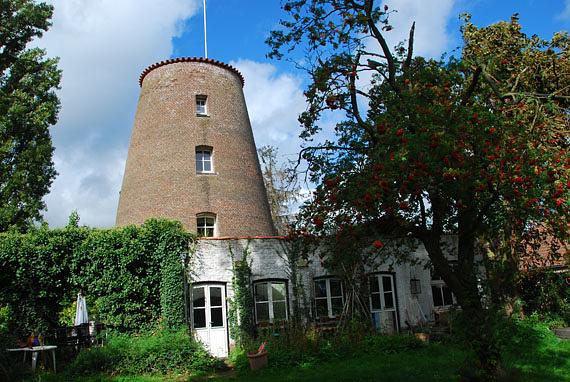 Molen 02798 Zeldenrust (Thorn), Foto: H. Noot, opname 15 september 2015 | Database Nederlandse molens media-bestand