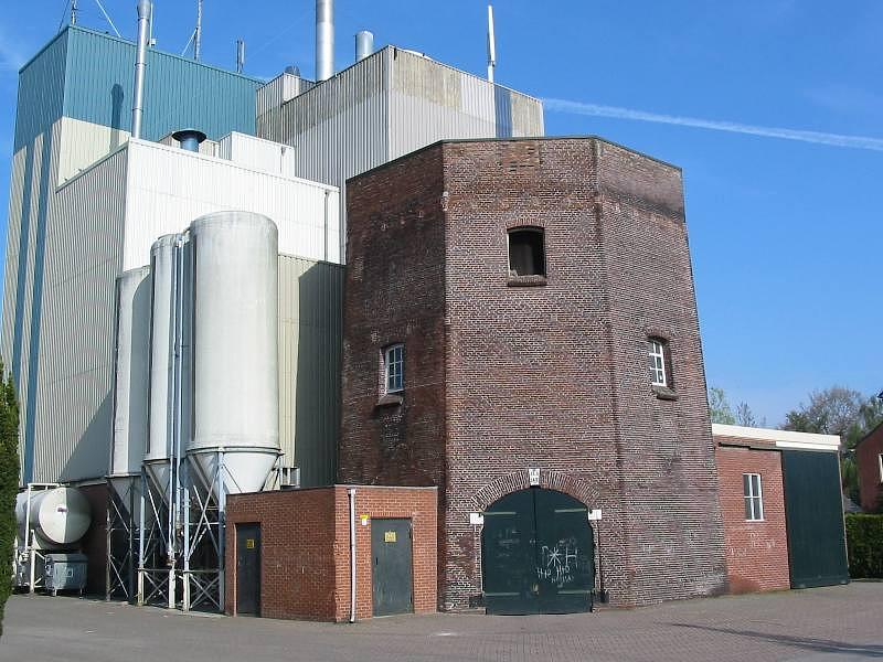 Molen 01022 Molen Slaghekke (Rijssen), Foto W. Jans, opname 25-04-2004 | Database Nederlandse molens media-bestand