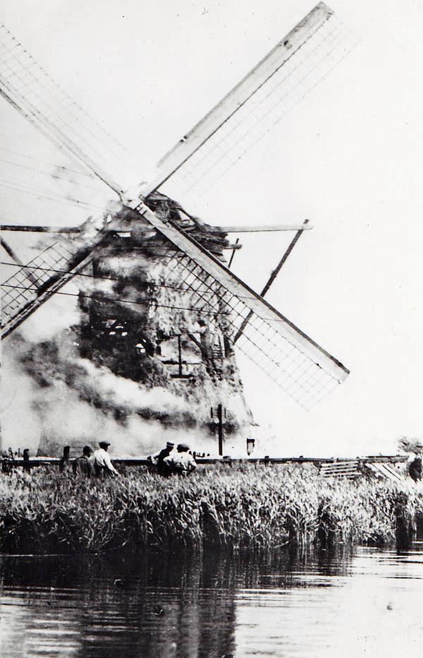 1, Molen 00806 Spieringhorner Binnenpolder, De Dikke Molen (Amsterdam), Ansichtkaart, serie 16 nr 5, coll. DVM | Database Nederlandse molens