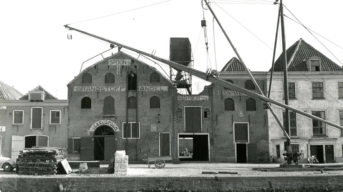 1, Molen Brouwerij Het Gekroonde Hart (Brielle), Foto rond 1960 | Database Nederlandse molens