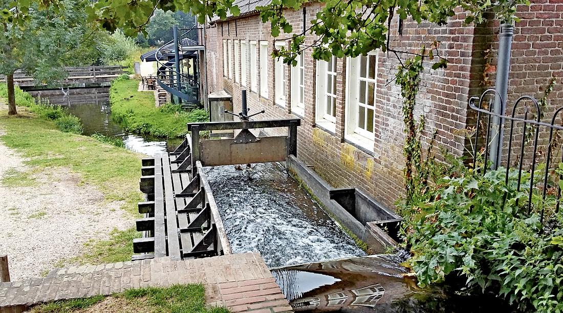 4, Molen 01229 a Bagijnemolen / St. Agnietenmolen (Arnhem), Foto 4: | Database Nederlandse molens media-bestand