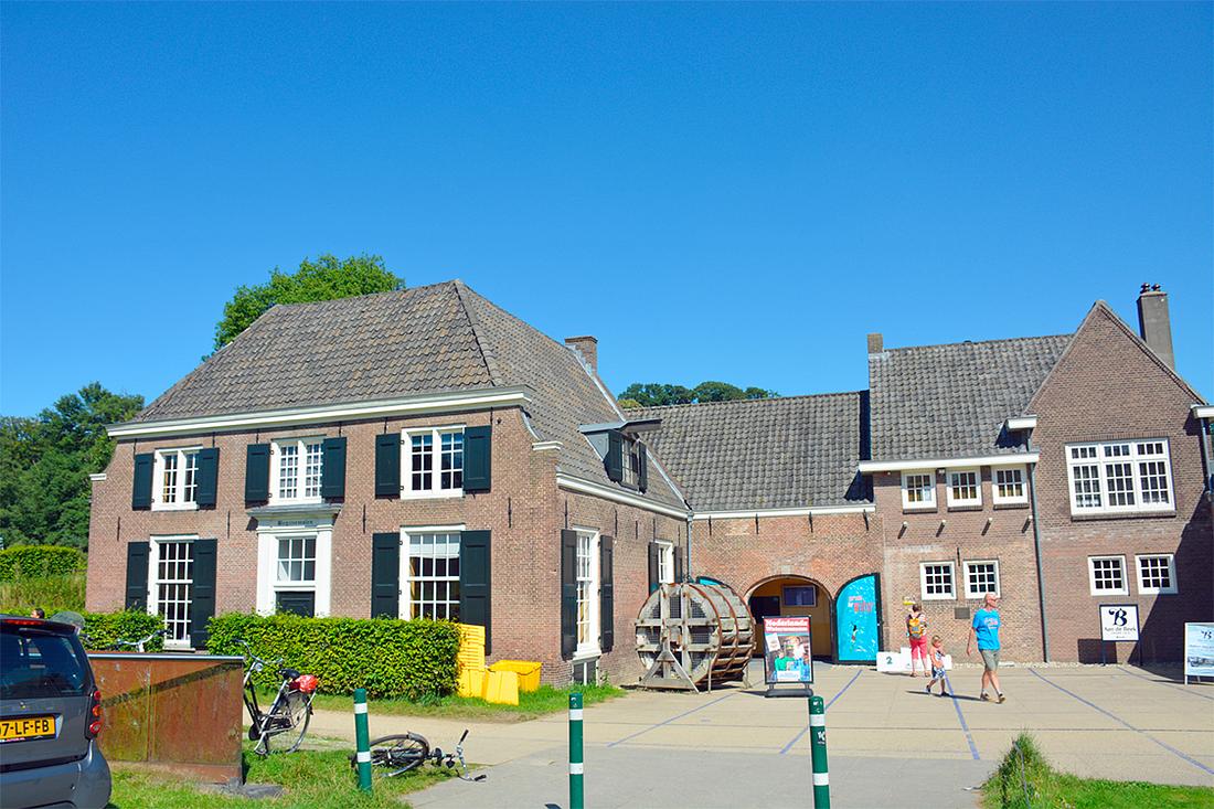 6, Molen 01229 a Bagijnemolen / St. Agnietenmolen (Arnhem), Frans Kerstens (23-8-2016) | Database Nederlandse molens media-bestand
