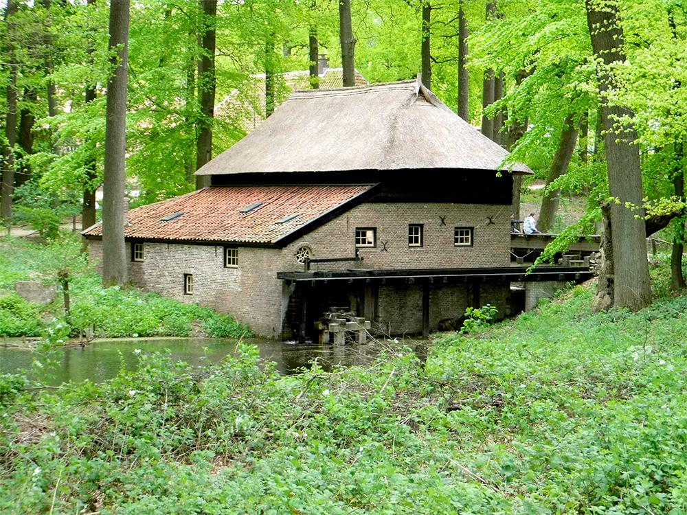 2, Molen 10086 Voorheen Achterste Molen Loenen (Arnhem), Coen Manche (9-5-2015) | Database Nederlandse molens media-bestand