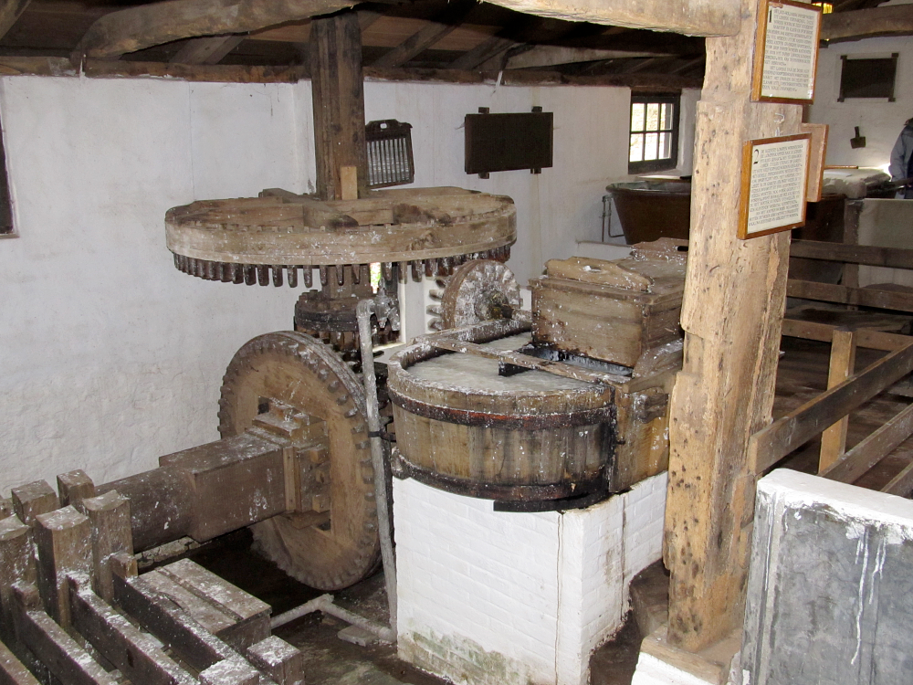 9, Molen 10086 Voorheen Achterste Molen Loenen (Arnhem), Jeffrey Cusiël (1-4-2017) | Database Nederlandse molens media-bestand