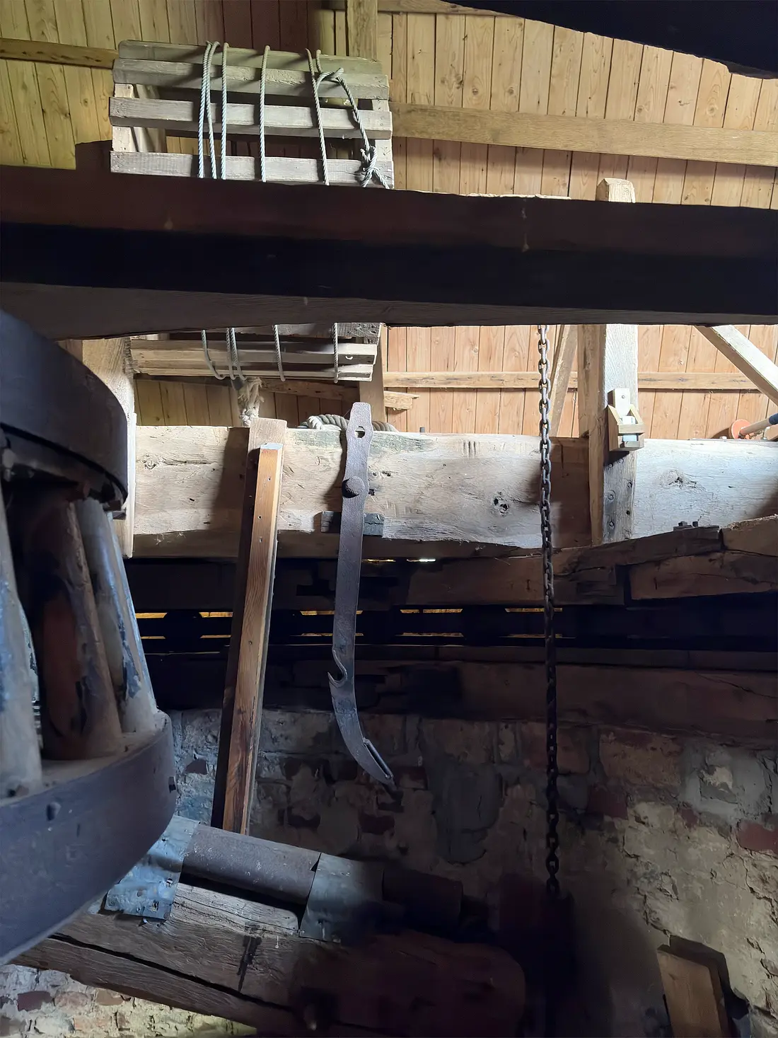 14, Molen 00182 Sint Anna (Weert), Bernhard IJskes (25-04-2026)&nbsp;Trommelvang met klink/haak. | Database Nederlandse molens