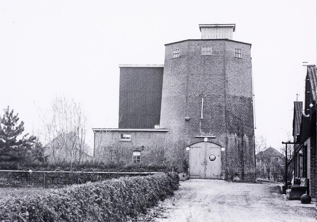 2, Molen 02879 a Weltevreden (Wilp), Foto: P. Grund, opn.mrt 1984, coll. NSR | Database Nederlandse molens