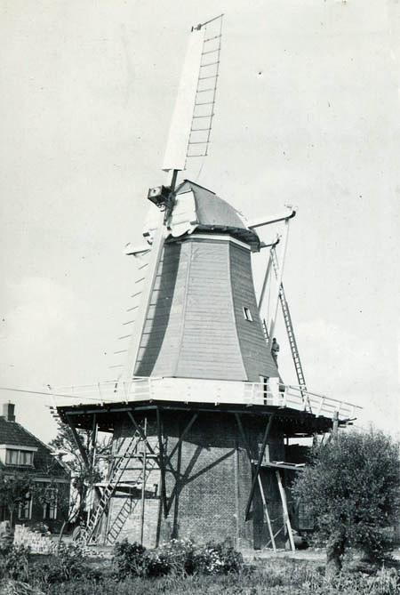 2, Molen 00495 Bijo / Molen van Tromp / Molen van Luttikhold / Molen van Koo (Warffum), Fotograaf W.O. Bakker, sept.1956 (coll. W.A. Korpershoek) | Database Nederlandse molens